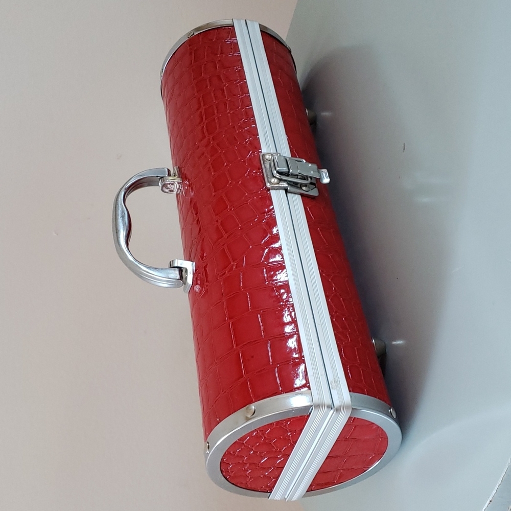 Picnic Gift Faux Croc Wine Carrier, Bag, Purse, Bottle Carrying Tote in Red
